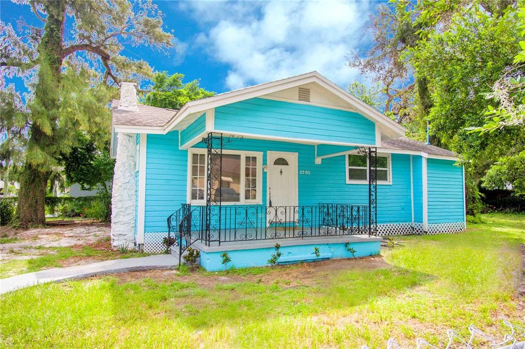 1701 E NEW ORLEANS AVENUE TAMPA, FL 33610
