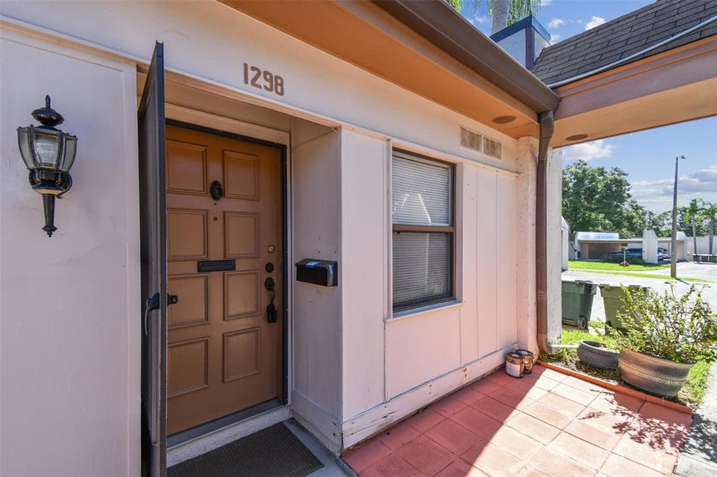 1298 MISSION HILLS BOULEVARD CLEARWATER, FL 33759