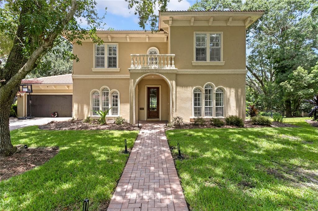 1940 FLORESTA VIEW DRIVE TAMPA, FL 33618