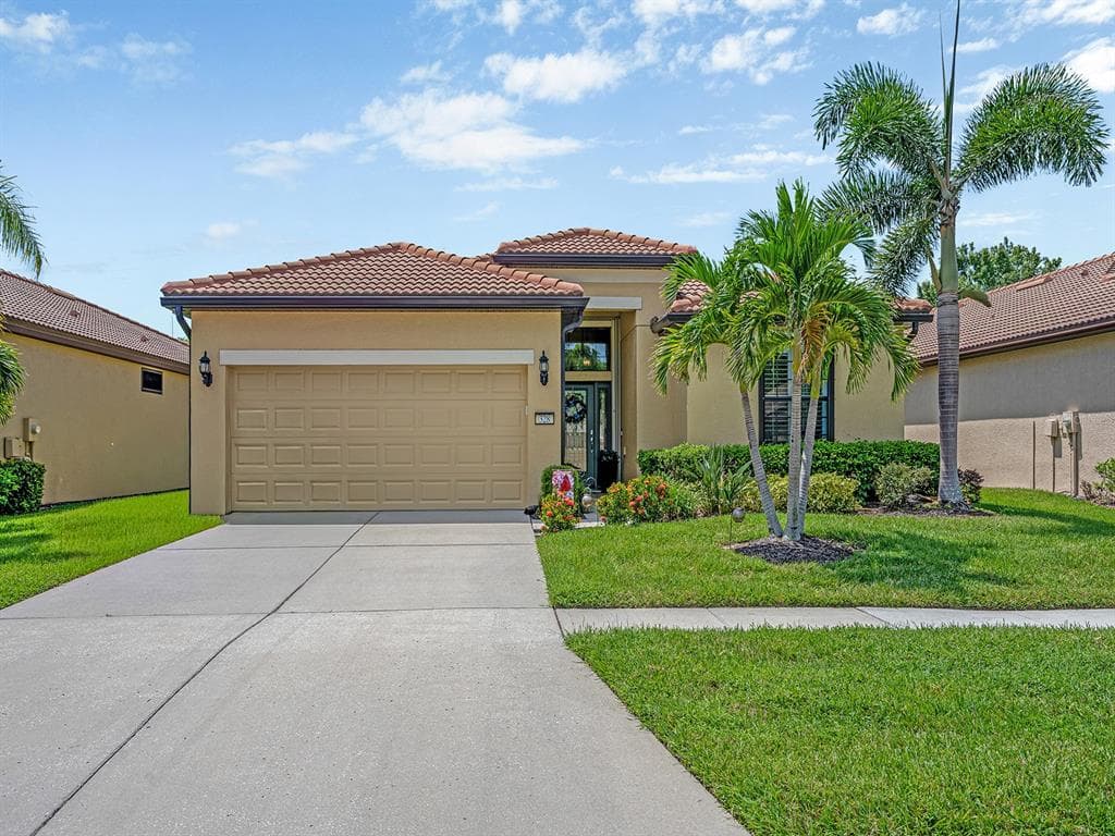 328 LAUREL FALLS DRIVE APOLLO BEACH, FL 33572