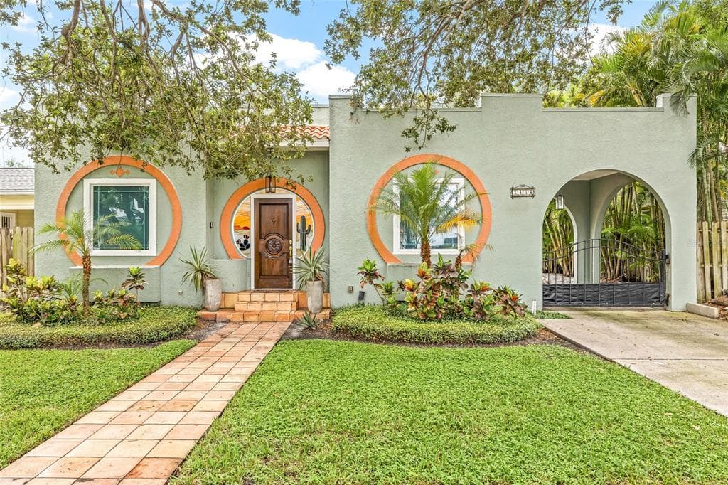 2434 W PROSPECT ROAD TAMPA, FL 33629