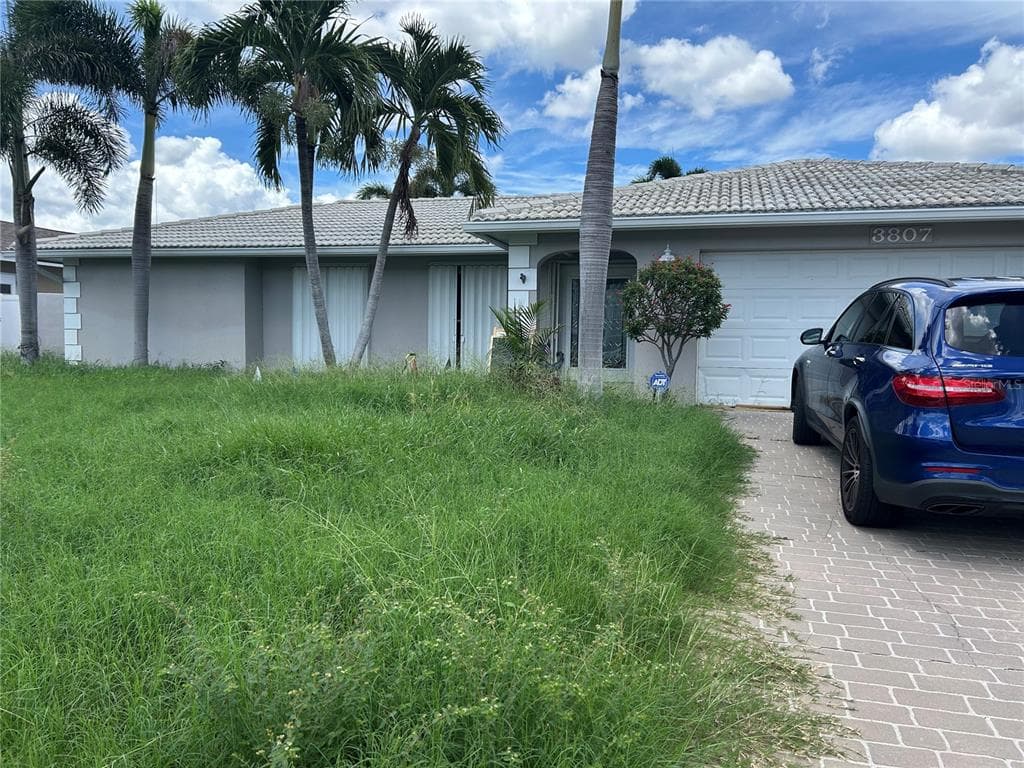 3807 48TH AVENUE S ST PETERSBURG, FL 33711