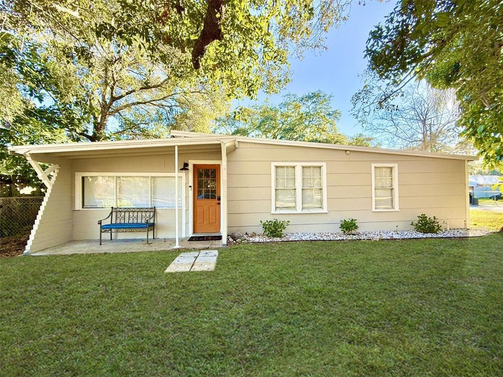 301 E 26TH STREET SANFORD, FL 32773