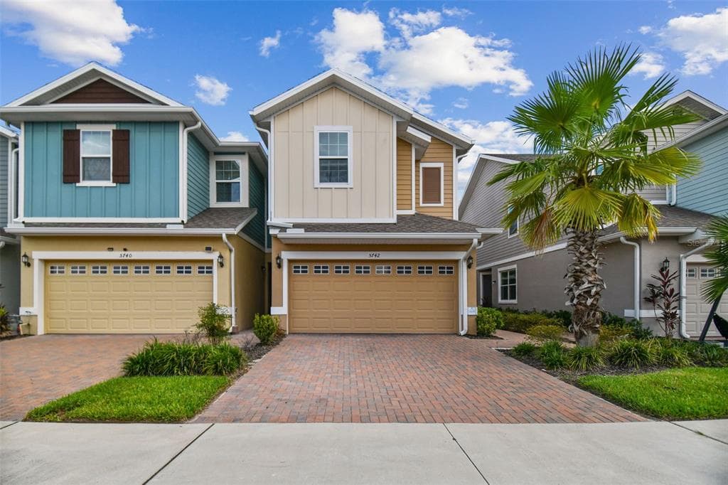 5742 SPOTTED HARRIER WAY LITHIA, FL 33547