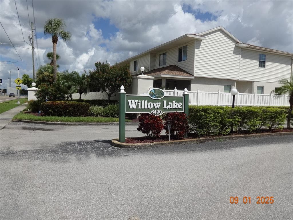 6400 46TH AVENUE N UNIT 114 KENNETH CITY, FL 33709