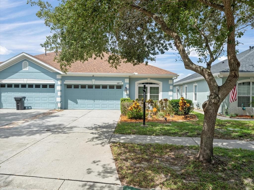6811 SURREY OAK DRIVE APOLLO BEACH, FL 33572