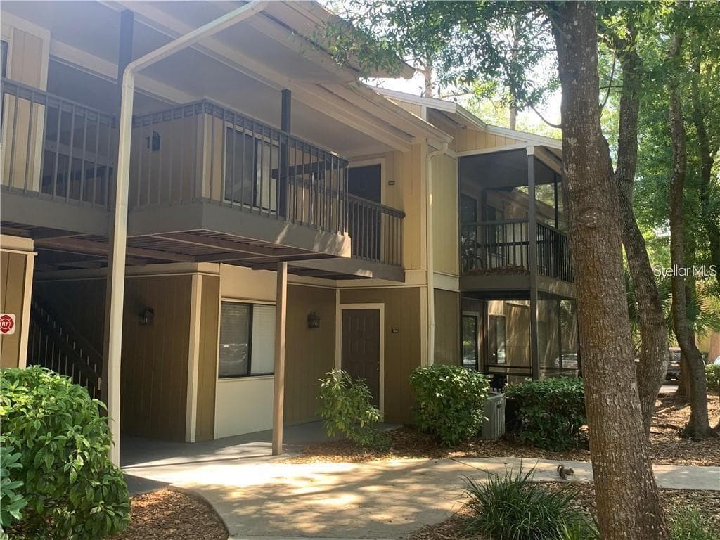 13387 ARBOR POINTE CIRCLE UNIT 204 TAMPA, FL 33617