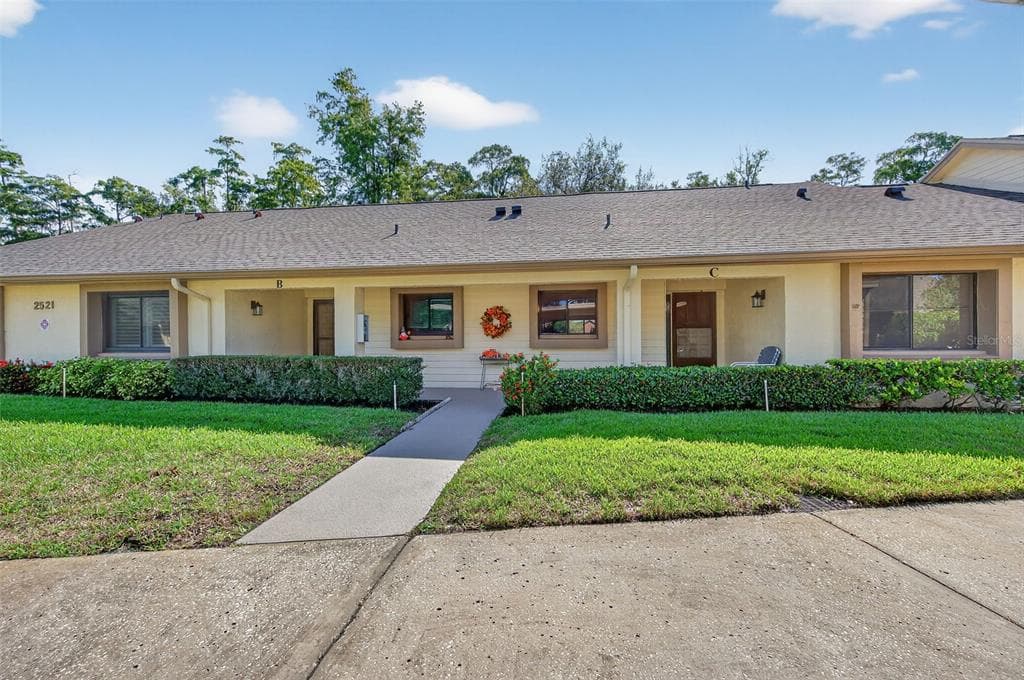 2521 OAKLEAF LANE UNIT 28C CLEARWATER, FL 33763