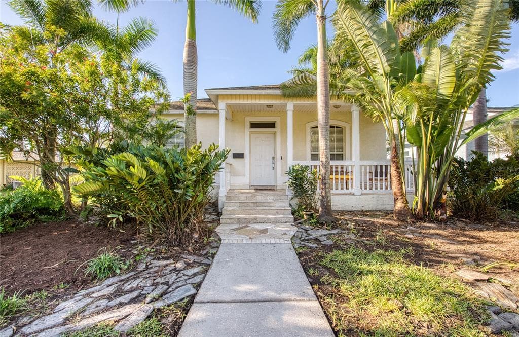 320 47TH AVENUE N ST PETERSBURG, FL 33703