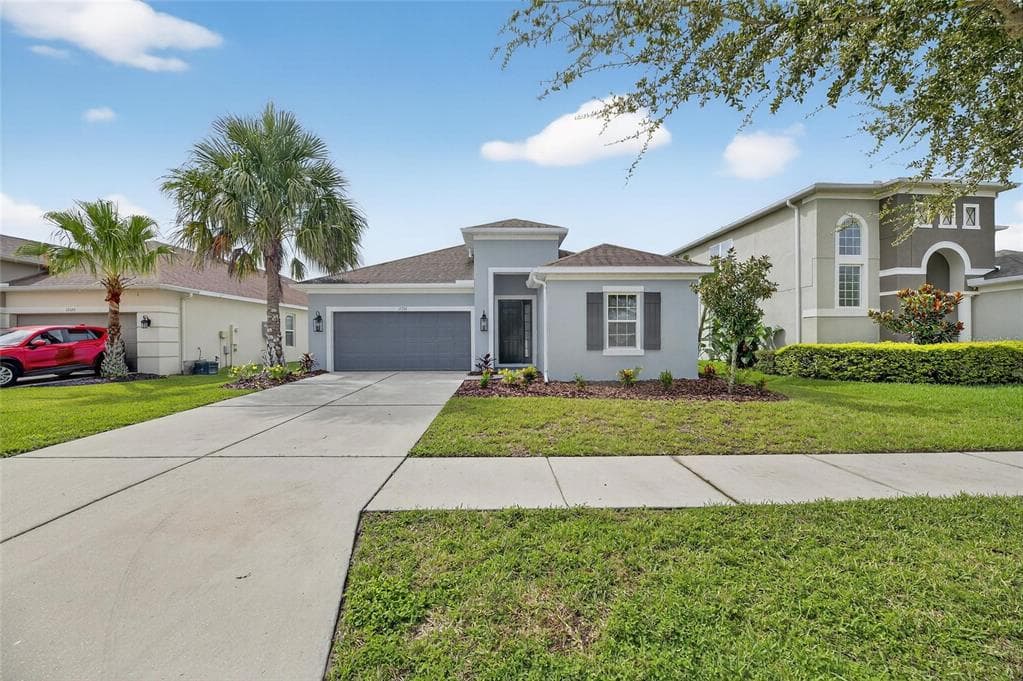 17724 BRIGHT WHEAT DRIVE LITHIA, FL 33547