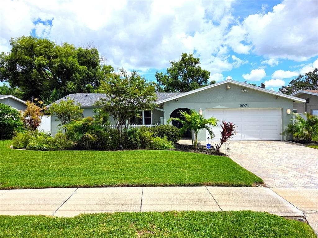 9071 RIDGE ROAD SEMINOLE, FL 33772