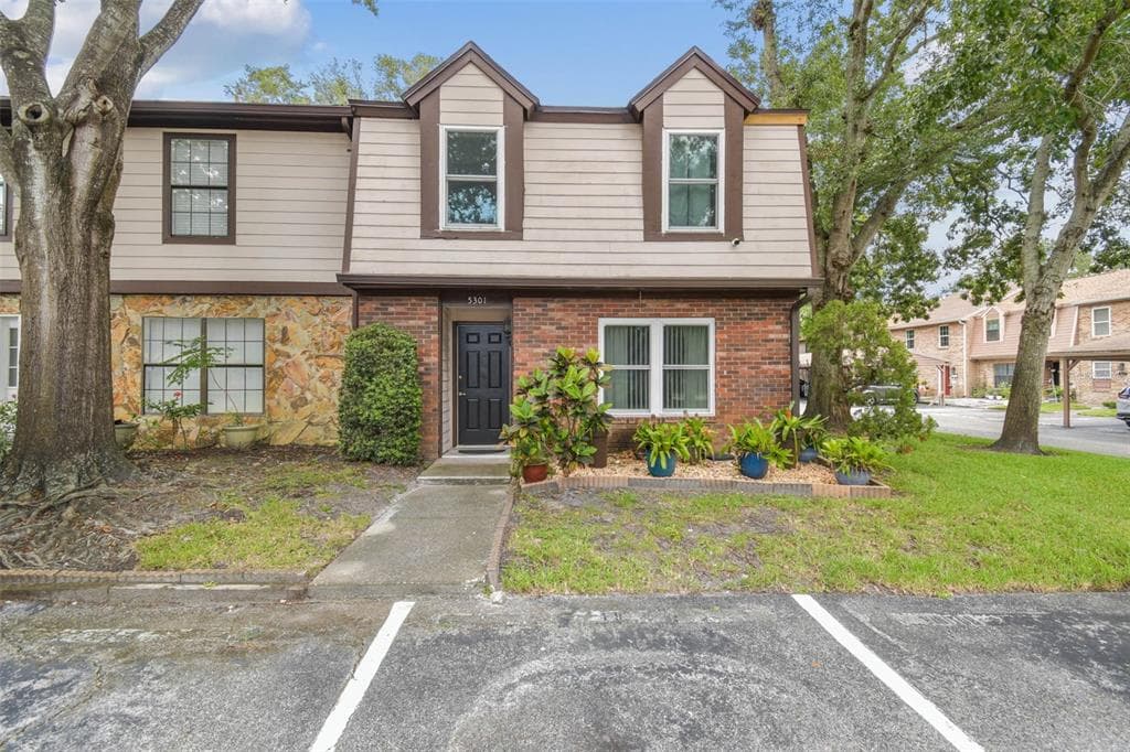 5301 PUTNAM COURT TAMPA, FL 33624