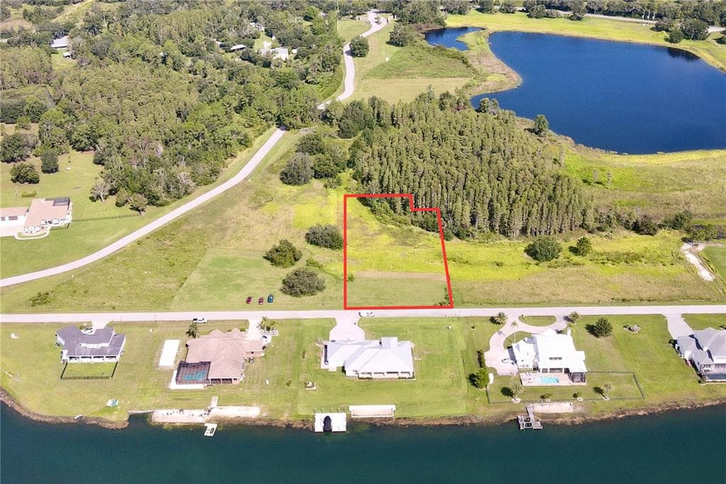 HIDEOUT TRAIL LAND O LAKES, FL 34639