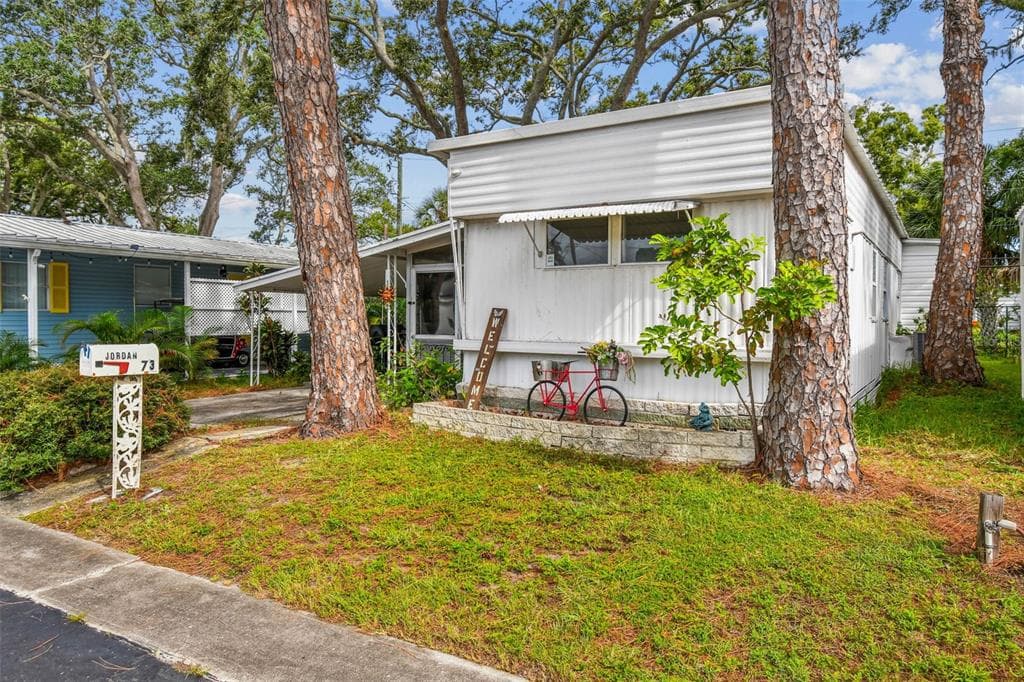 7803 46TH AVENUE N UNIT 73 ST PETERSBURG, FL 33709