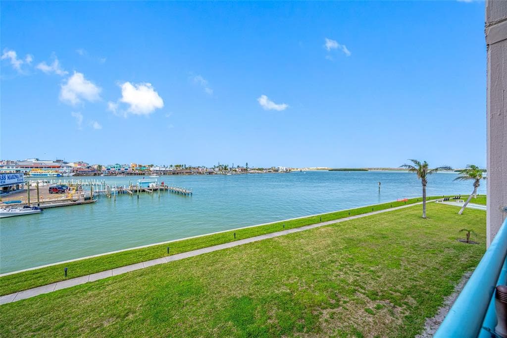 1 KEY CAPRI UNIT 211W TREASURE ISLAND, FL 33706