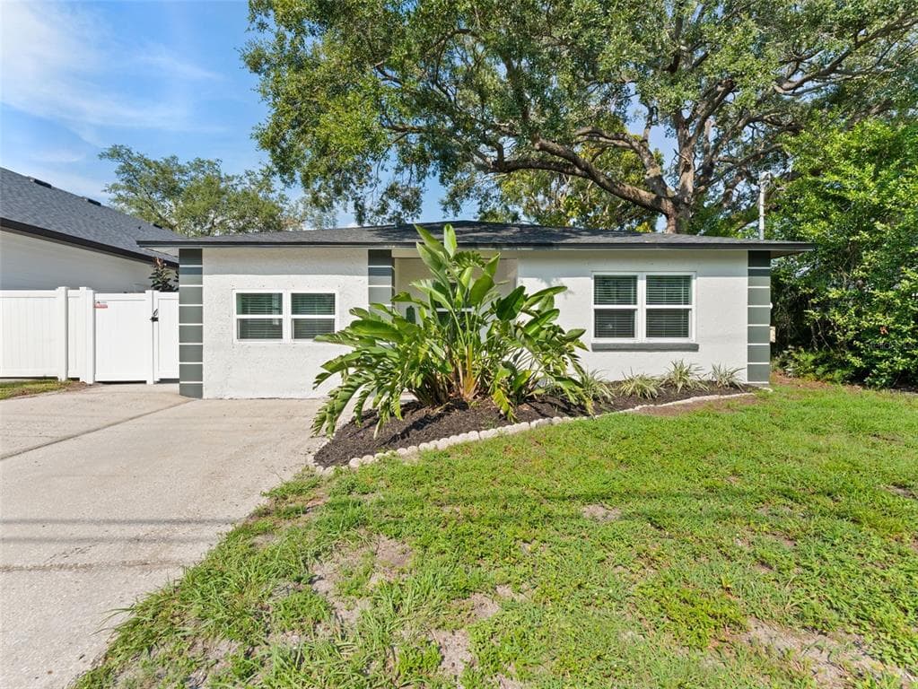 6218 S MAIN AVENUE TAMPA, FL 33611