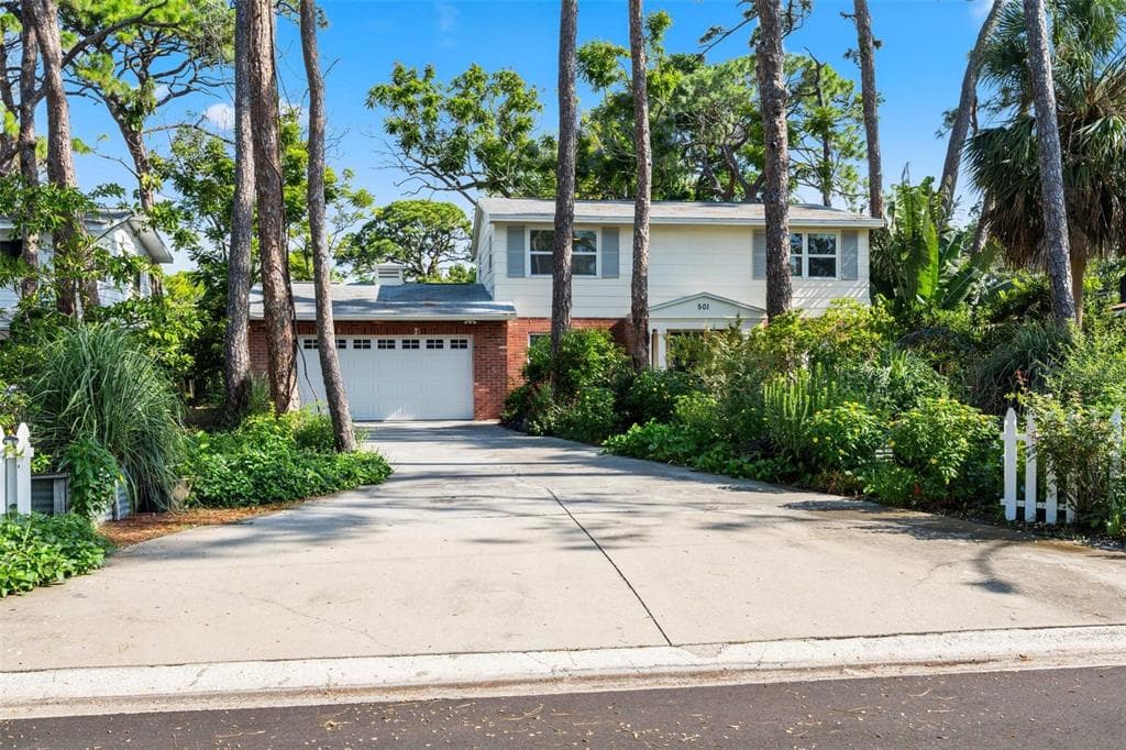 501 66TH AVENUE S ST PETERSBURG, FL 33705