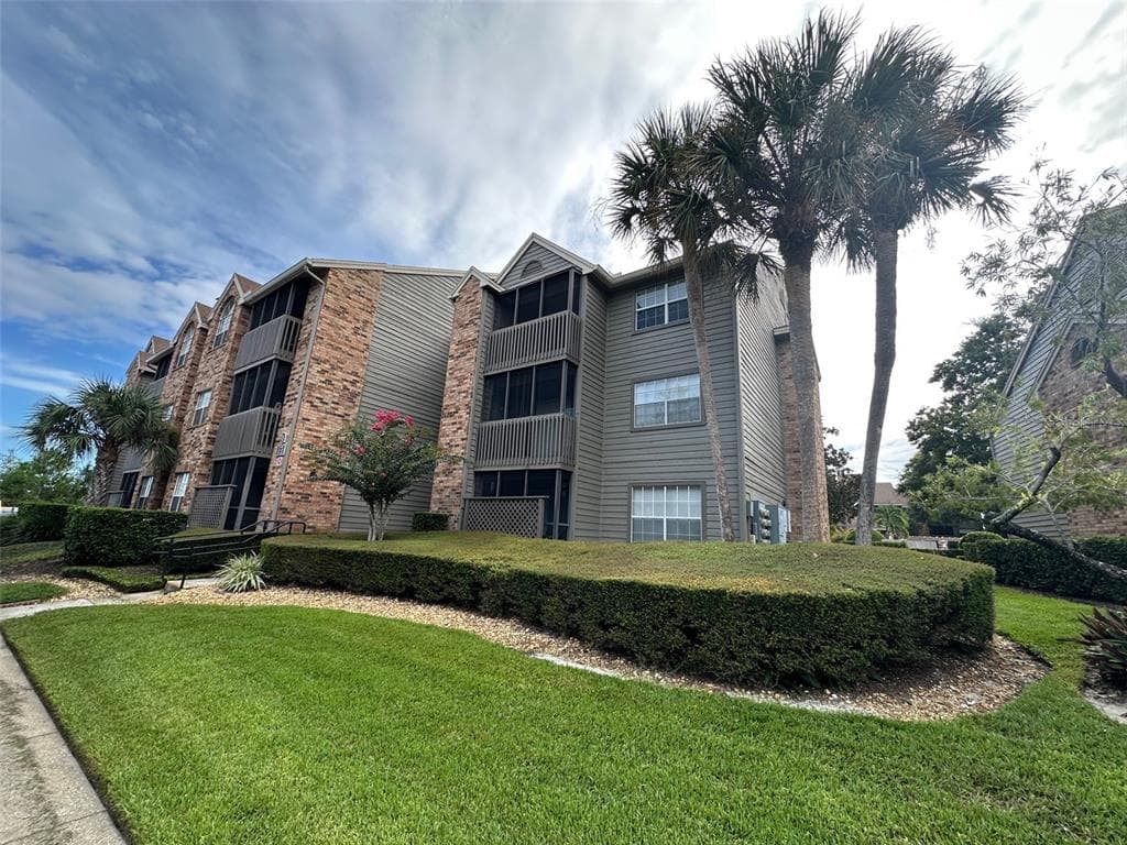 2500 WINDING CREEK BOULEVARD UNIT E307 CLEARWATER, FL 33761