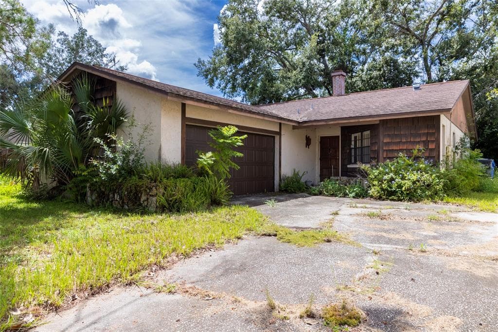 18412 SWAN LAKE DRIVE LUTZ, FL 33549