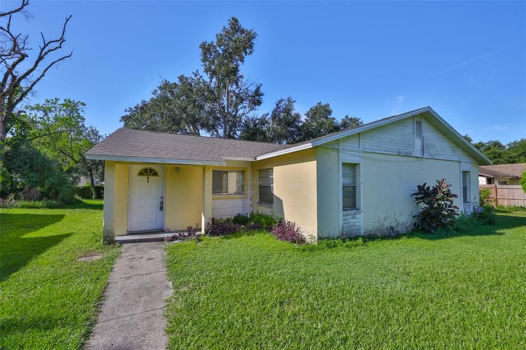 11507 VALENCIA DRIVE UNIT B SEFFNER, FL 33584
