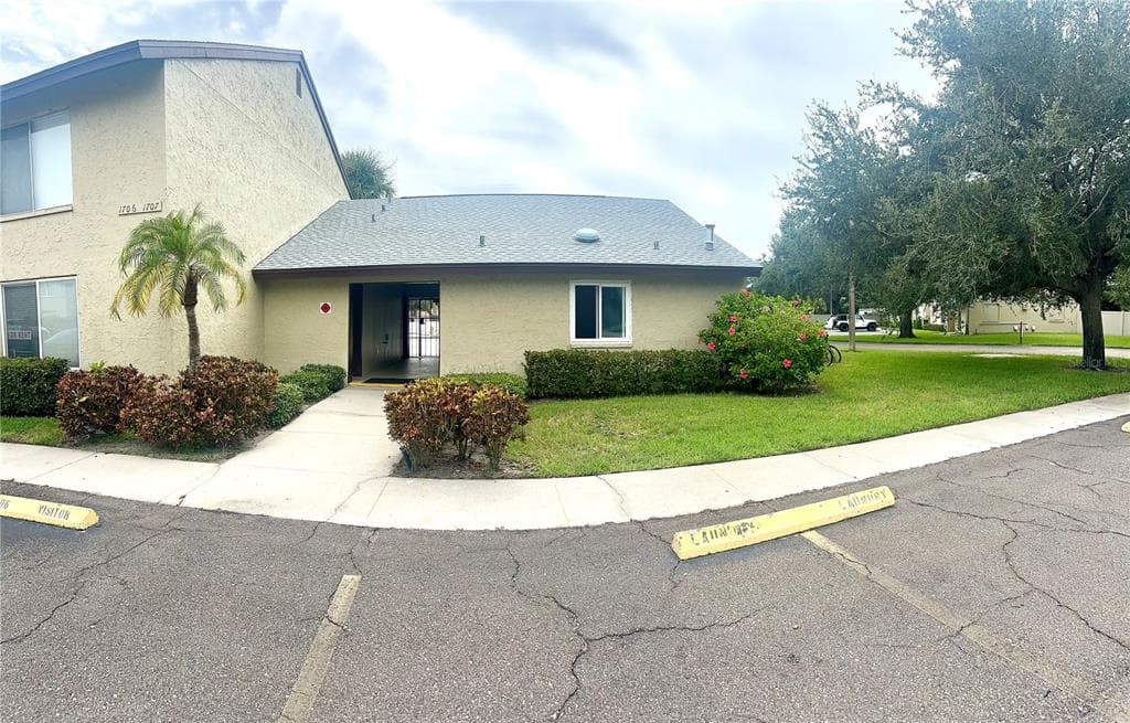 4215 E BAY DRIVE UNIT 1706A CLEARWATER, FL 33764