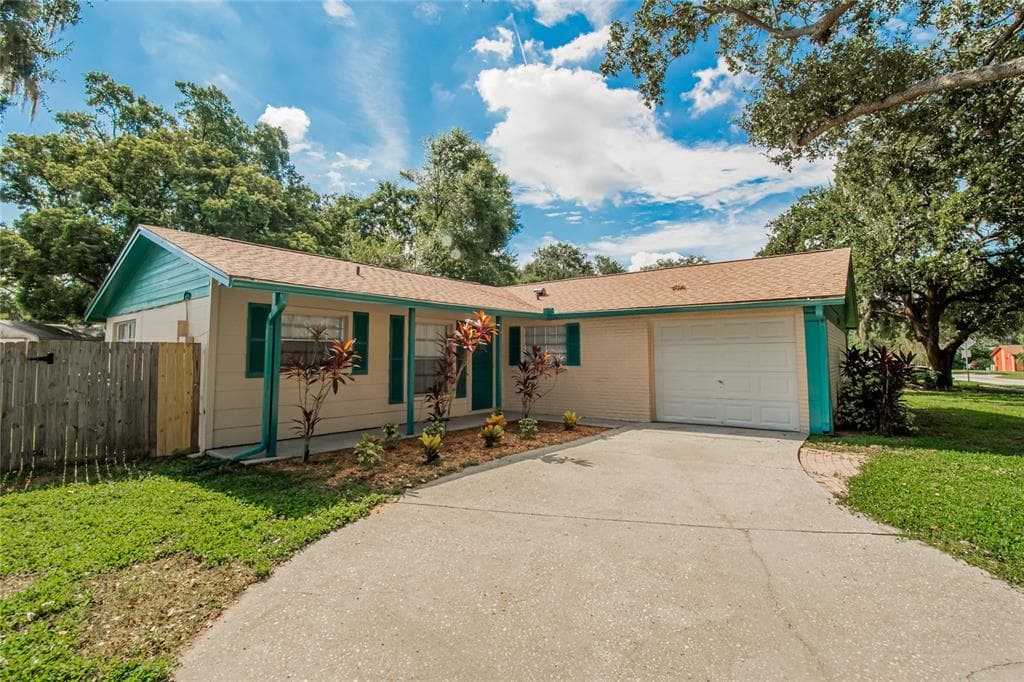 611 HIGHVIEW CIRCLE N BRANDON, FL 33510