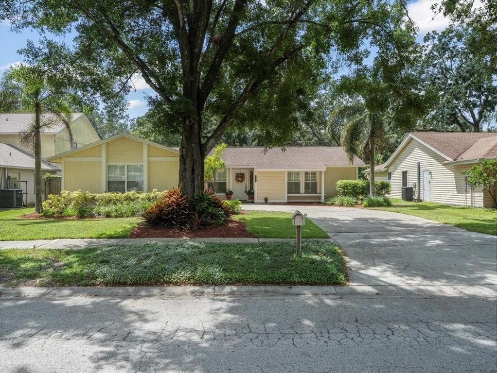 15912 HAMPTON VILLAGE DRIVE TAMPA, FL 33618