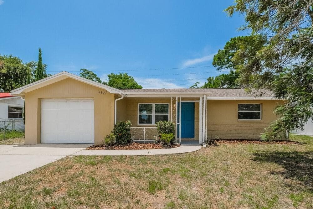 1327 DARTMOUTH DRIVE HOLIDAY, FL 34691