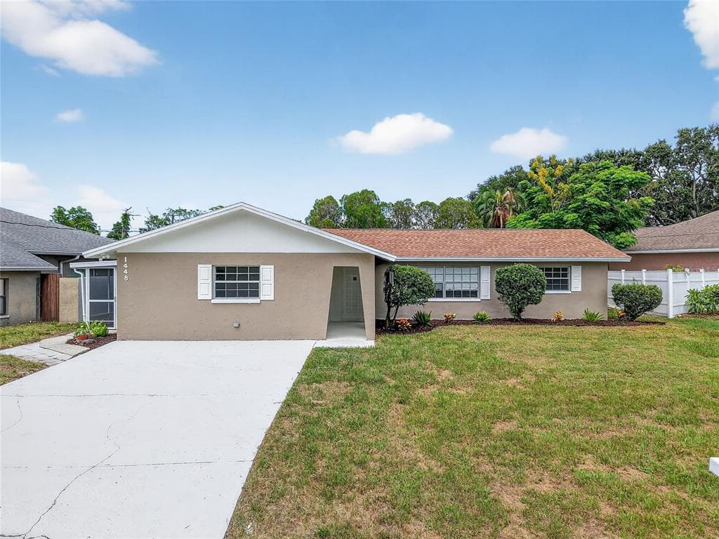 1448 LAKEVIEW DRIVE TARPON SPRINGS, FL 34689