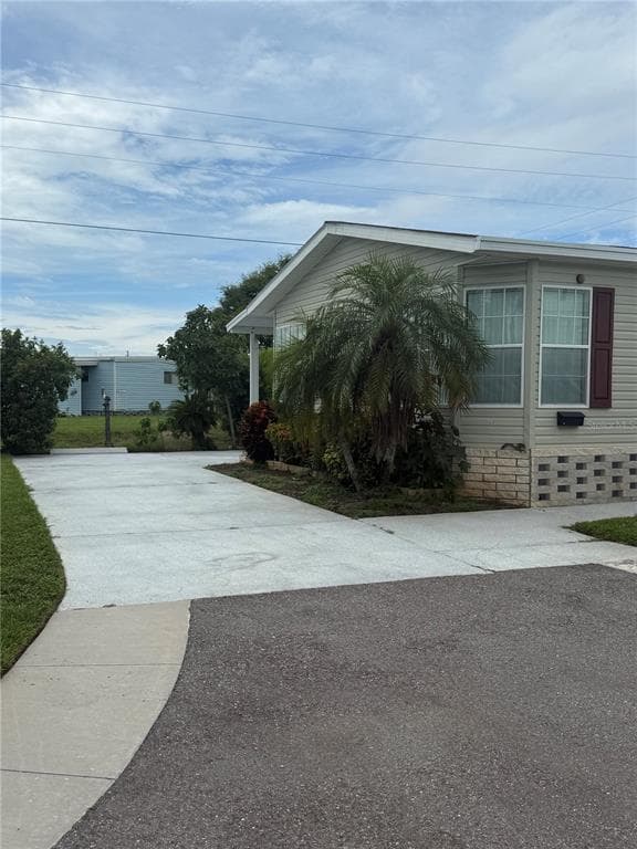 34709 LAKE DRIVE N PINELLAS PARK, FL 33781