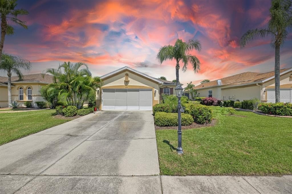1919 STERLING GLEN COURT SUN CITY CENTER, FL 33573