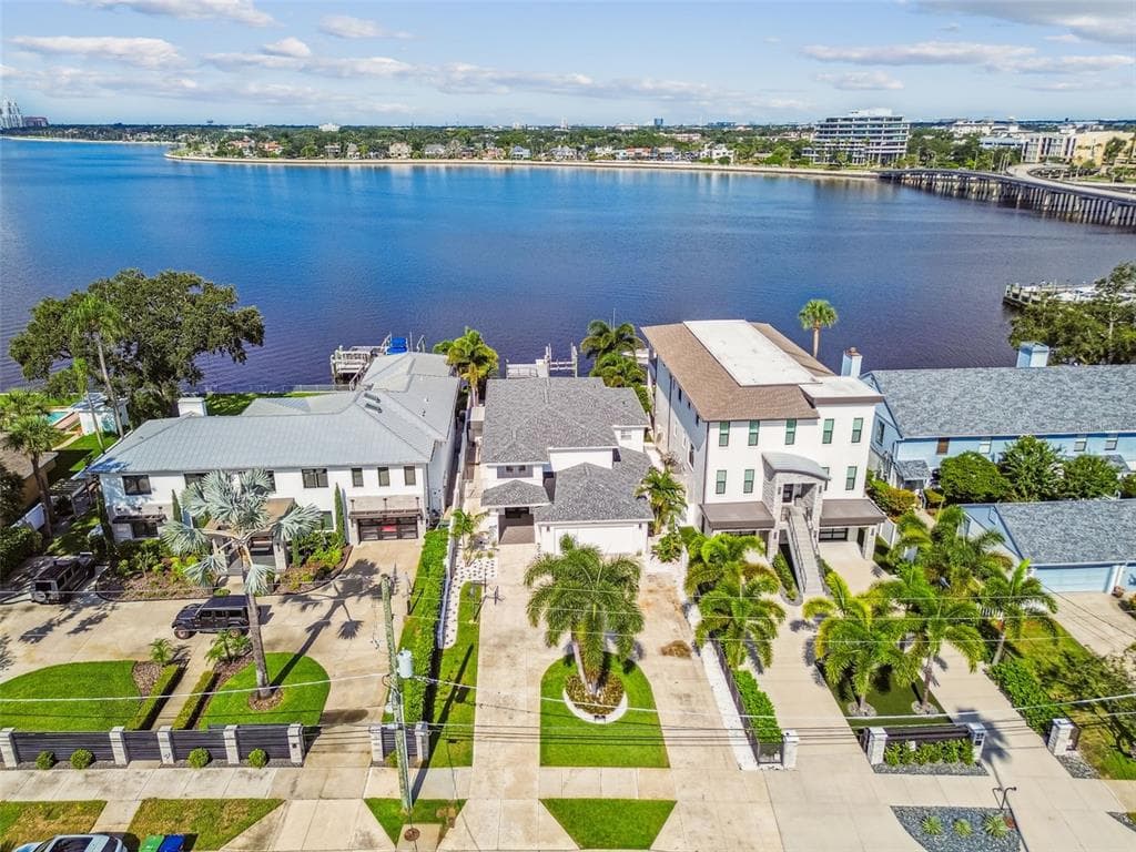 24 ADALIA AVENUE TAMPA, FL 33606