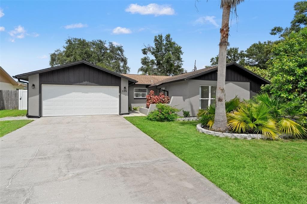 209 LOTUS DRIVE SAFETY HARBOR, FL 34695