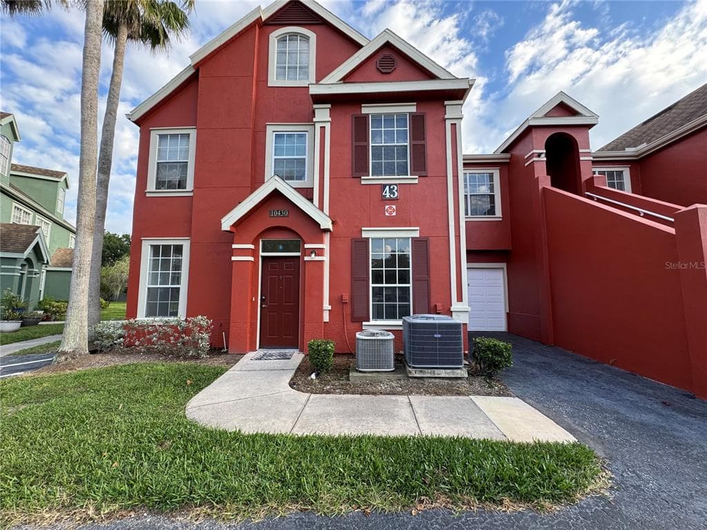 10430 WHITE LAKE COURT TAMPA, FL 33626