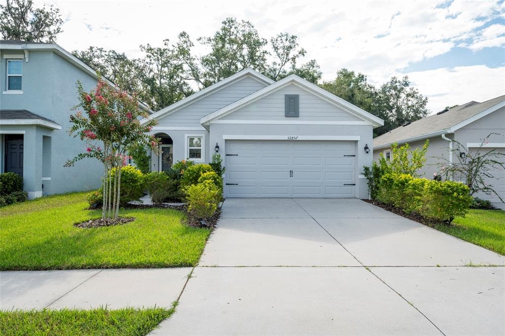 32857 BROOKS HAWK LANE WESLEY CHAPEL, FL 33543