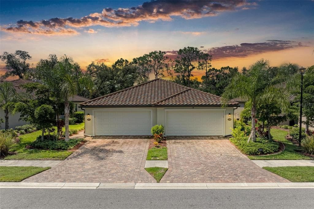 12115 AMICA LOOP VENICE, FL 34293
