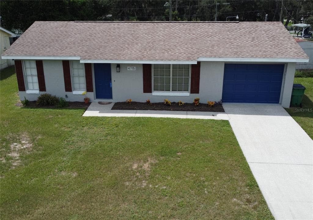 4715 LARCH DRIVE ZEPHYRHILLS, FL 33542