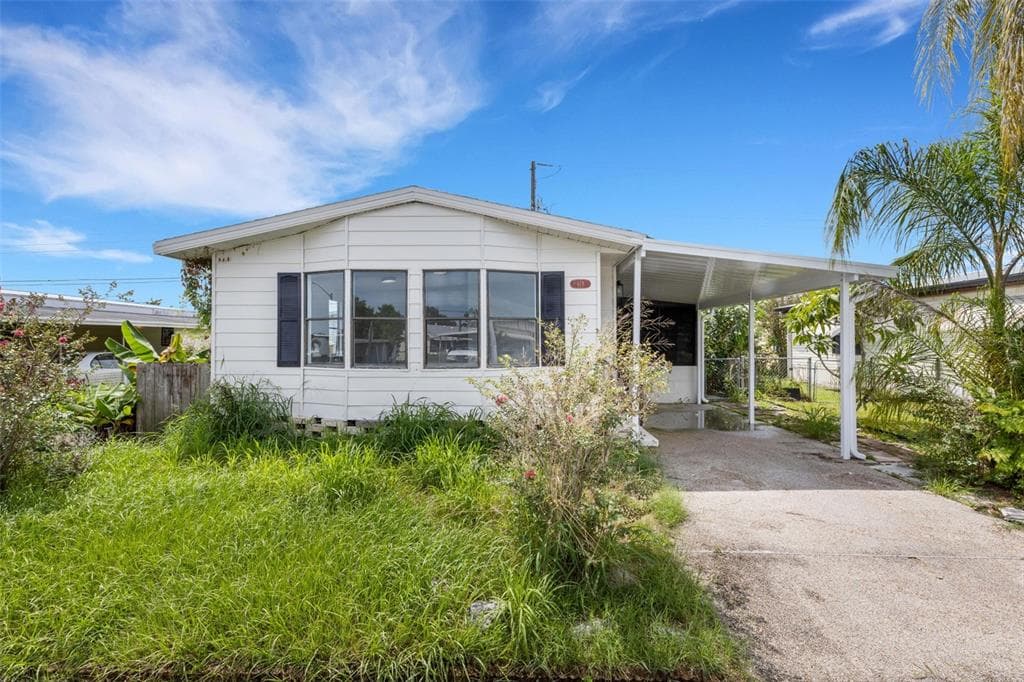 918 49TH AVENUE W BRADENTON, FL 34207