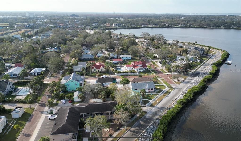 410 W LEMON STREET TARPON SPRINGS, FL 34689