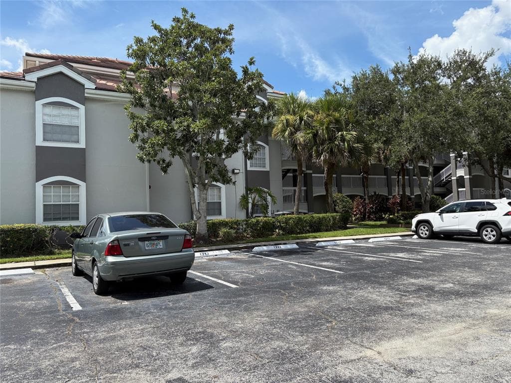 13827 FAIRWAY ISLAND DRIVE ORLANDO, FL 32837