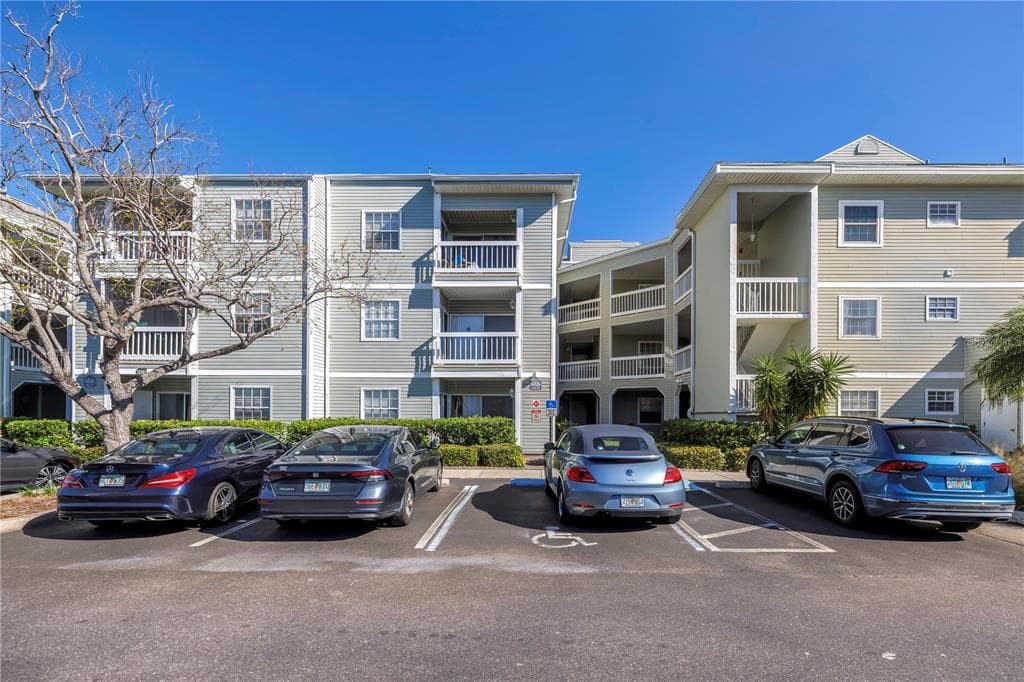 6826 STONES THROW CIRCLE N UNIT 11104 ST PETERSBURG, FL 33710