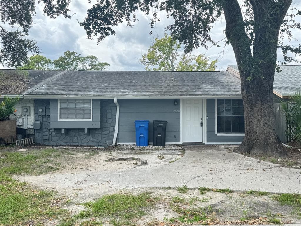 8508 PINEHURST DRIVE TAMPA, FL 33615