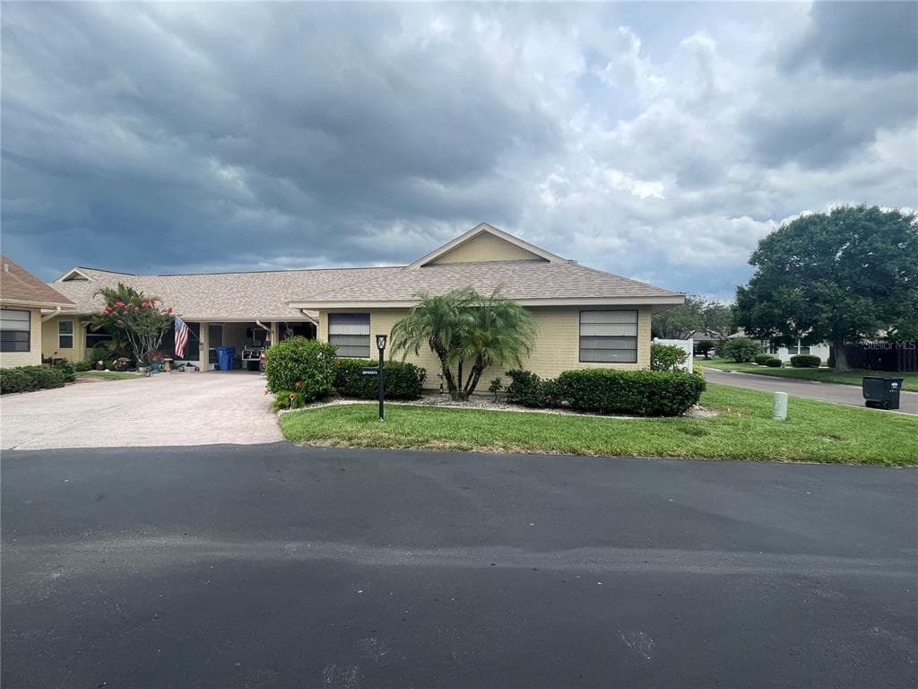 1715 ATRIUM DRIVE SUN CITY CENTER, FL 33573