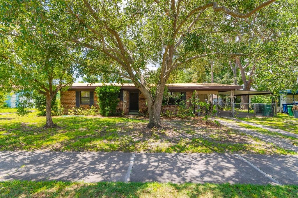 620 E DAVIS BOULEVARD TAMPA, FL 33606