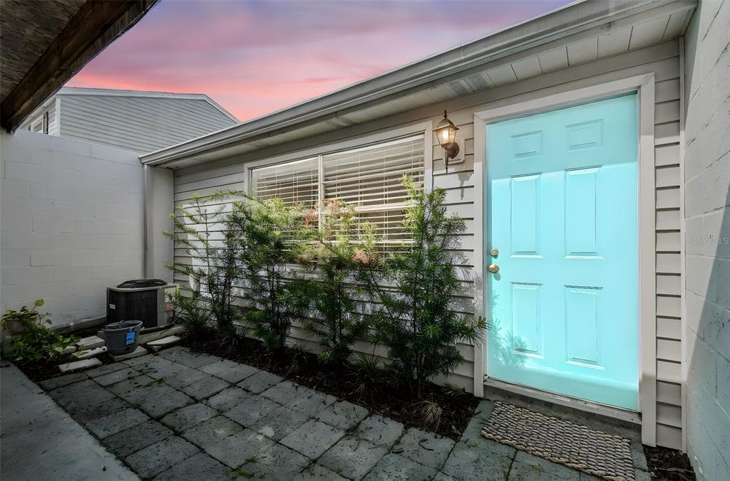 11922 DIETZ DRIVE TAMPA, FL 33626