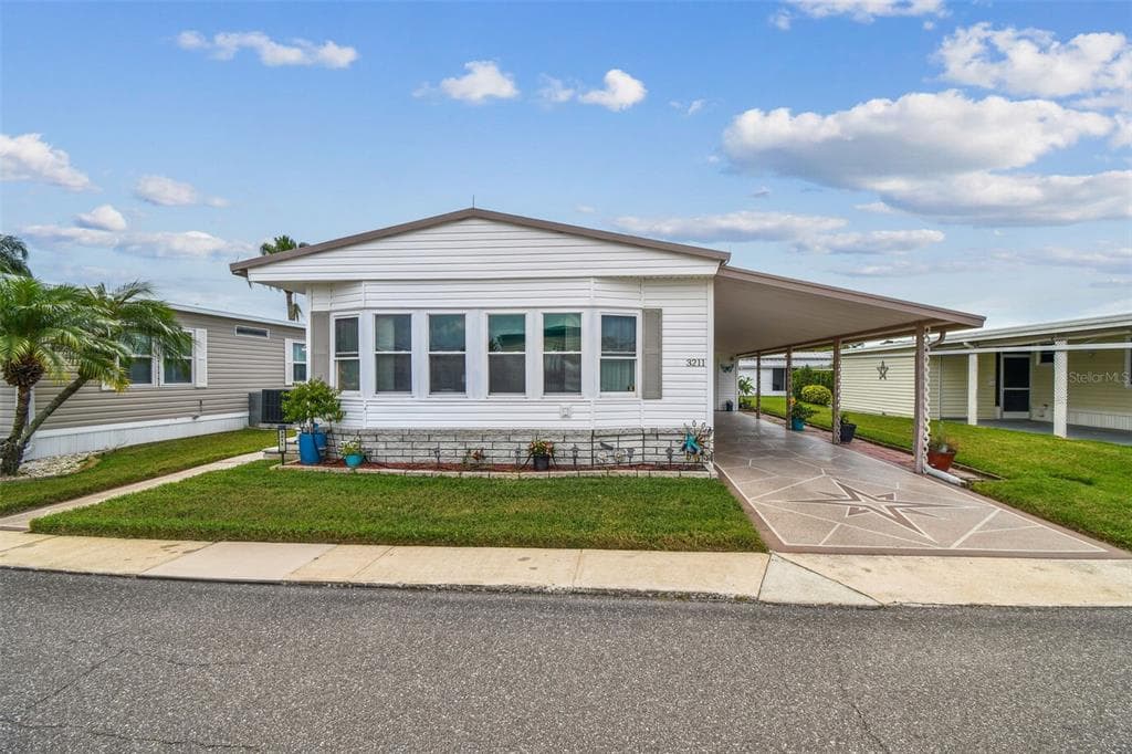 3211 SOUTHPORT DRIVE HOLIDAY, FL 34690