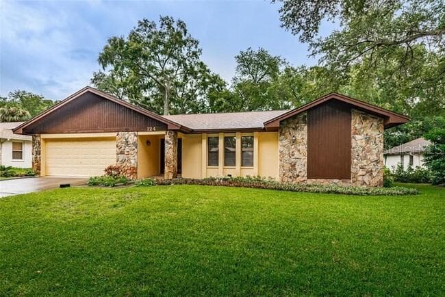 124 MAYFAIR CIRCLE W PALM HARBOR, FL 34683
