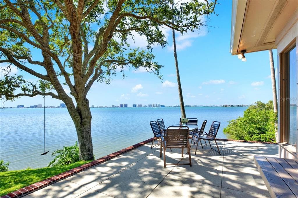 4 BAYBROOK PLACE BELLEAIR, FL 33756