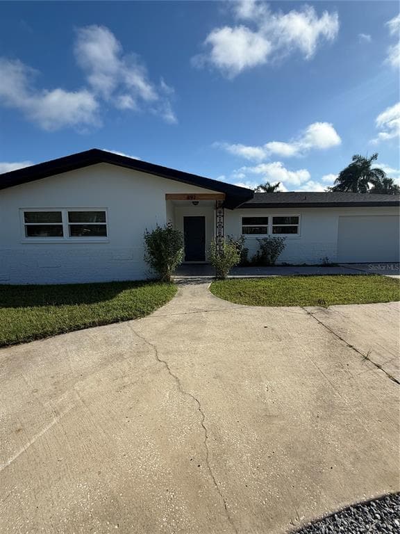 897 45TH AVENUE NE ST PETERSBURG, FL 33703