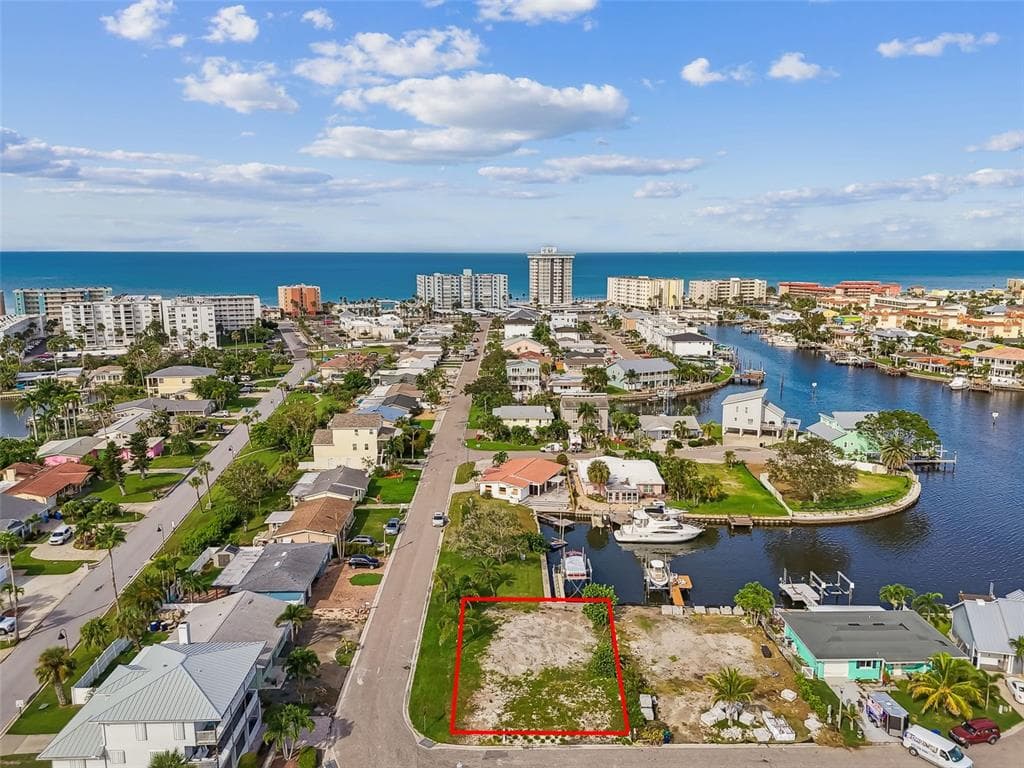 17404 2ND STREET E REDINGTON SHORES, FL 33708